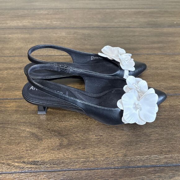Anne Klein Ice Kitten Heel Size 7 Sling Back Black White Flowers Pump - Picture 3 of 8